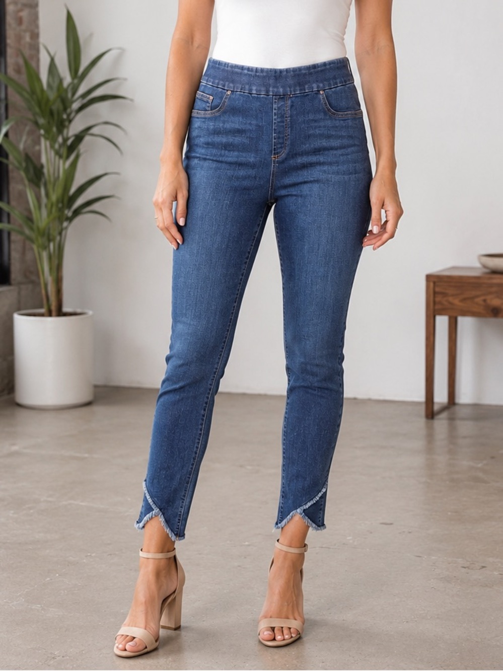 Chico's Dark Blue Tulip Ankle Slim Jeggings